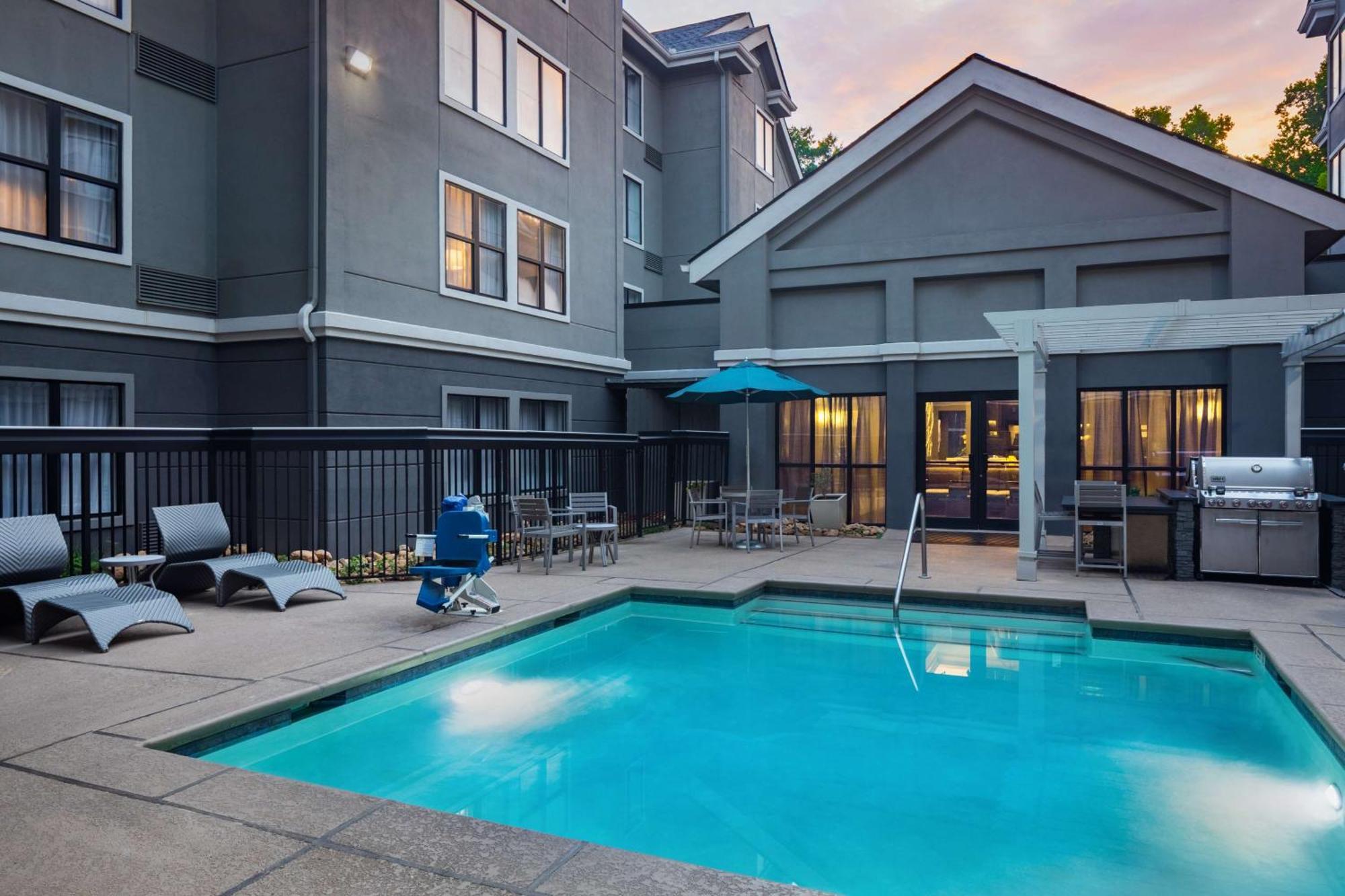 Homewood Suites By Hilton Atlanta Lenox Buckhead Екстериор снимка