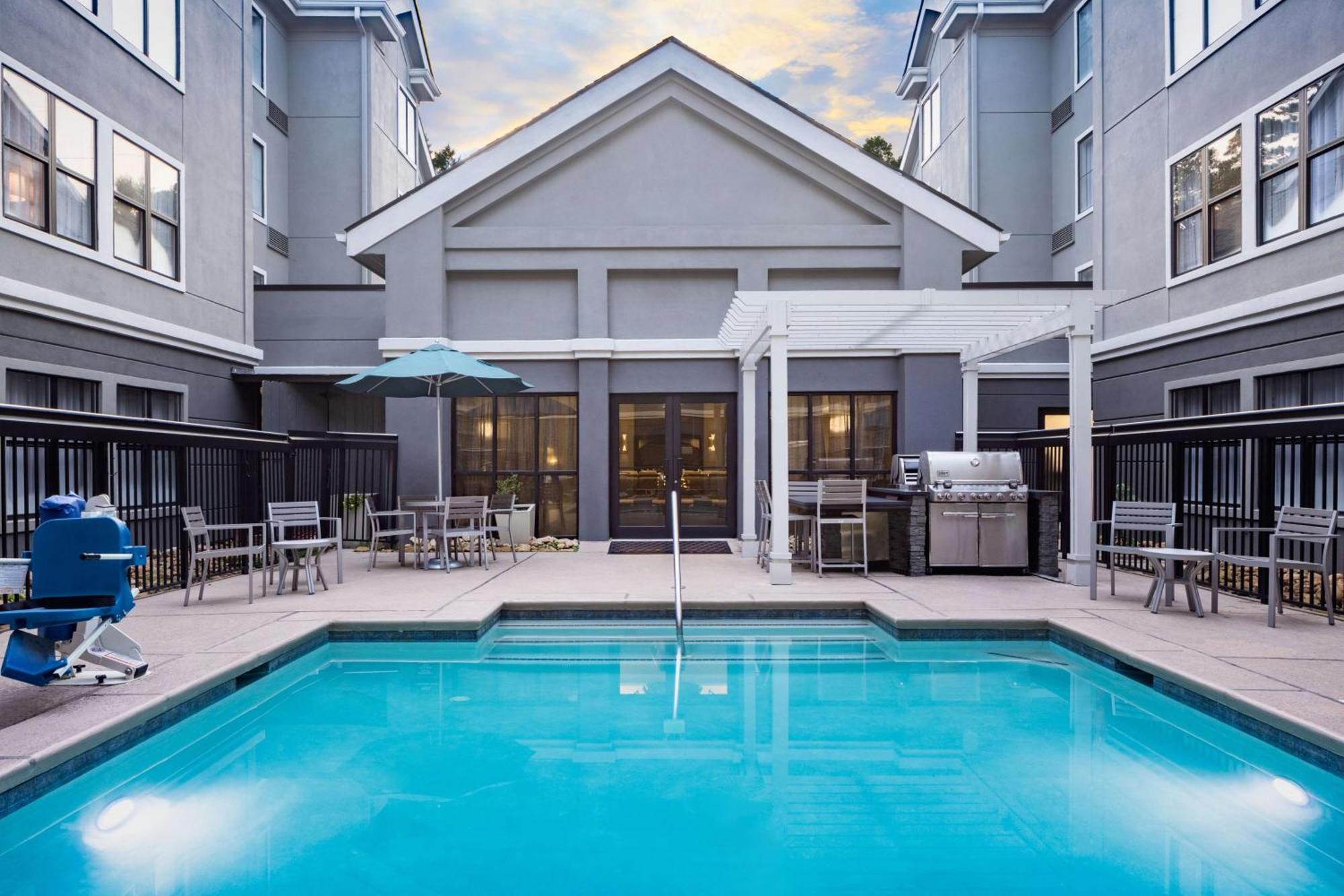 Homewood Suites By Hilton Atlanta Lenox Buckhead Екстериор снимка