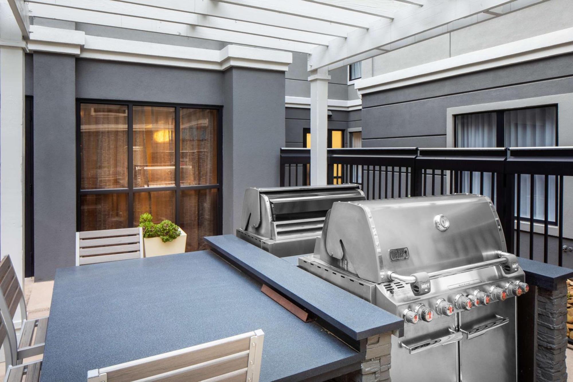 Homewood Suites By Hilton Atlanta Lenox Buckhead Екстериор снимка